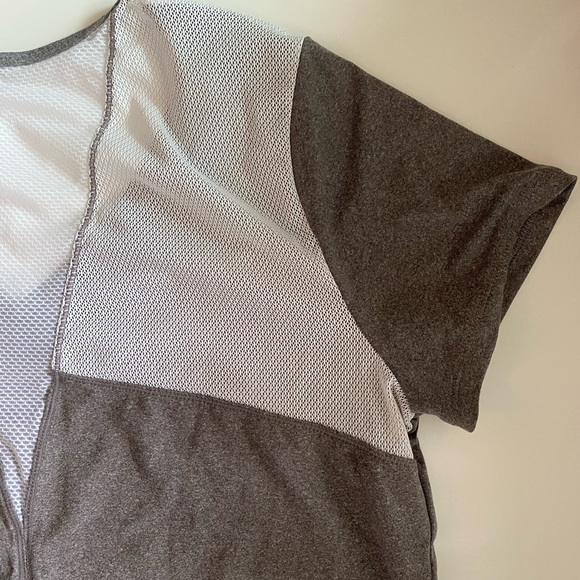 Lole Workout Casual T-Shirt with Mesh - Picture 6 of 6